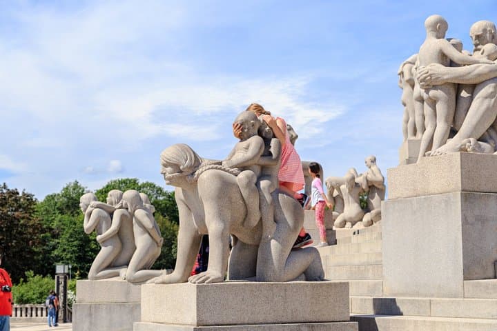Tour privado por la ciudad de Oslo con la ópera del parque Vigeland y Holmenkollen desde Airbnb Bavaro Green Apartments foto 5