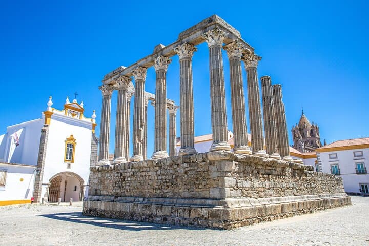 Tour privado de lo más destacado de Lisboa y Évora imagen 2