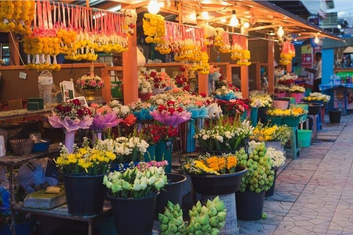 Private Bangkok Night Tour: Markets, Temples and Riverside image 5