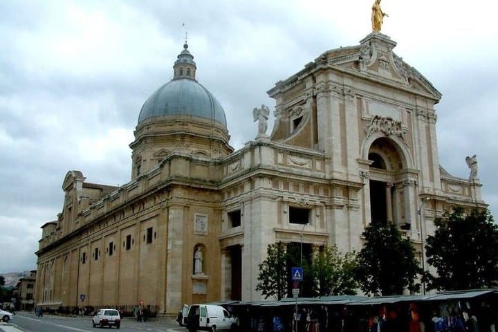 Excursion privée d'une journée de Rome à Assise image 2