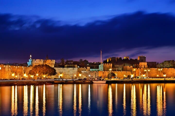 Visite privée des lumières nocturnes et du coucher du soleil à Rhodes image 2
