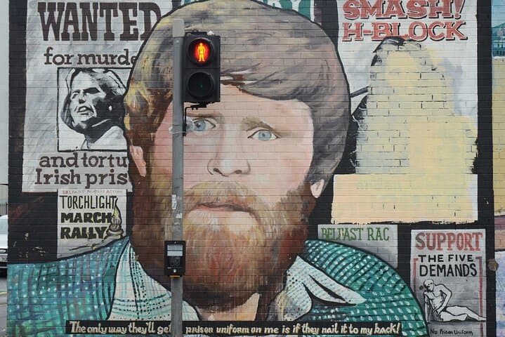 Private Belfast History Tour: Murals and Crumlin Jail image 2
