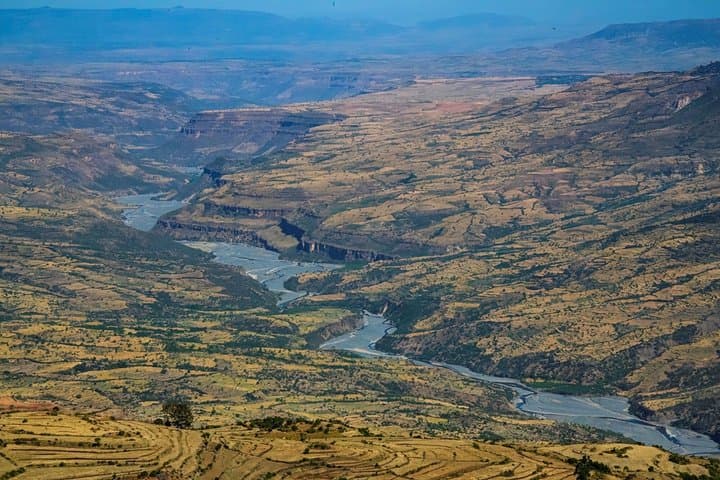 Passeio privado por la puerta del infierno del lago Naivasha en Nairobi imagen 6