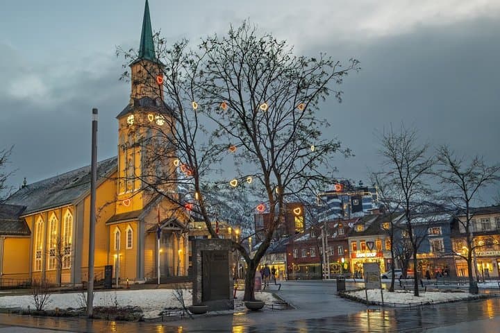 Tour privado por lo más destacado de la ciudad de Tromsø desde Airbnb Playa Turquesa Ocean Club foto 5