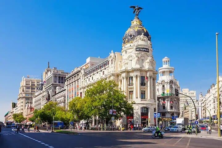 Madrid a Lisboa hasta 2 paradas en Toledo y Mérida imagen 1