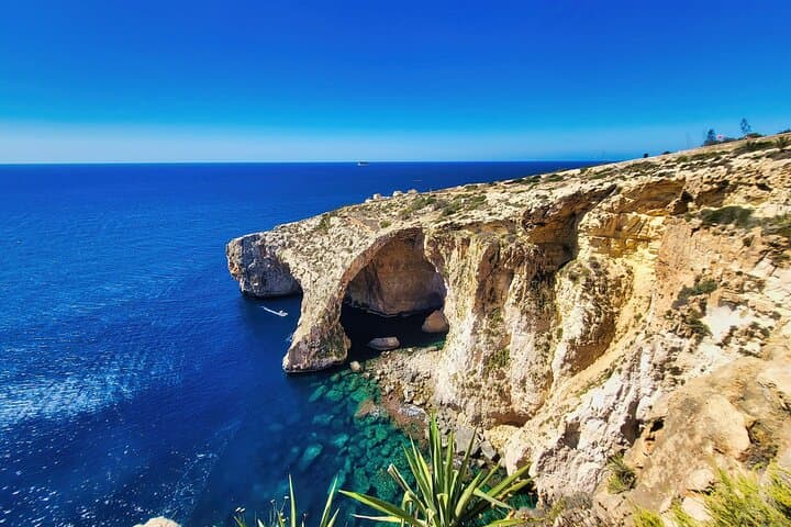 Private Malta Tour at Blue Grotto, Mdina and Ħaġar Qim image 4
