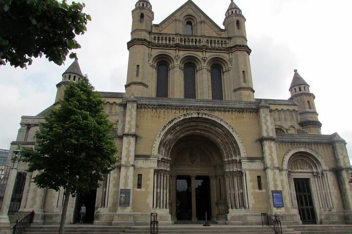 Tour privado por Belfast: cultura, historia y encanto moderno imagen 6