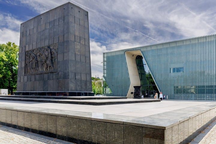 Tour privado de la herencia judía de Varsovia POLIN y monumentos conmemorativos imagen 3