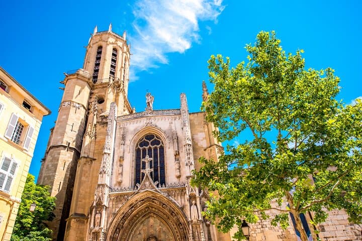 Tour privado combinado de Aix en-Provence y Cassis imagen 2