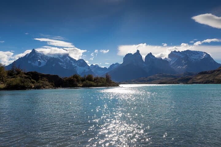 Tour Privado desde Santiago al Parque Nacional La Campana y Olmué imagen 1