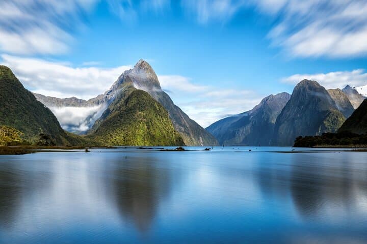 Tour panorámico privado de Milford Sound Fiordos Cascadas y vistas desde Airbnb Playa Turquesa Ocean Club