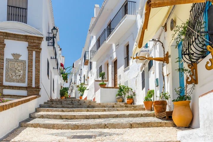 Excursion privée d'une journée à Nerja et Frigiliana depuis Grenade image 4