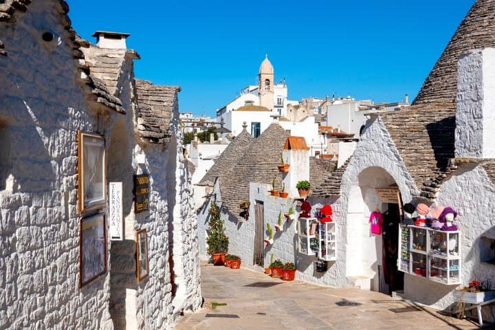 Tour privado desde Bari en Alberobello y Polignano a Mare desde Airbnb Playa Turquesa Ocean Club foto 3