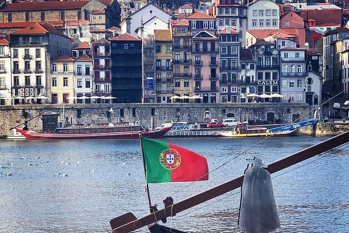 De Oporto a Lisboa hasta 4 paradas: Aveiro, Nazare, Fátima y Obidos desde Airbnb Playa Turquesa Ocean Club foto 3