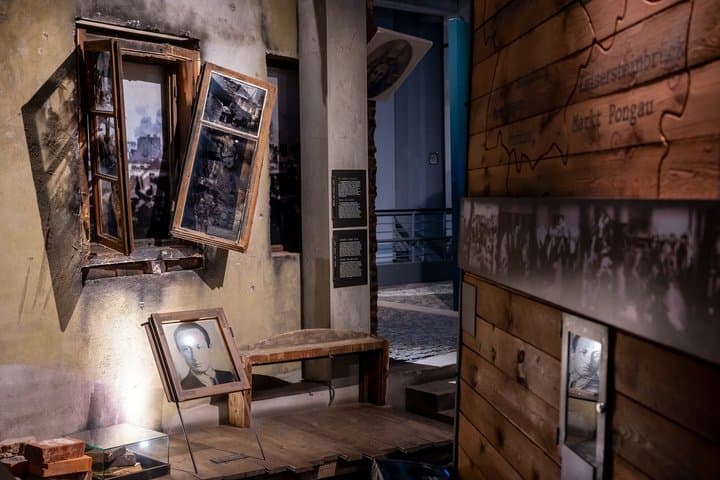 Levantamiento de Varsovia y visita privada a los monumentos conmemorativos de la Segunda Guerra Mundial y la ciudad renacida desde Airbnb Playa Turquesa Ocean Club foto 5