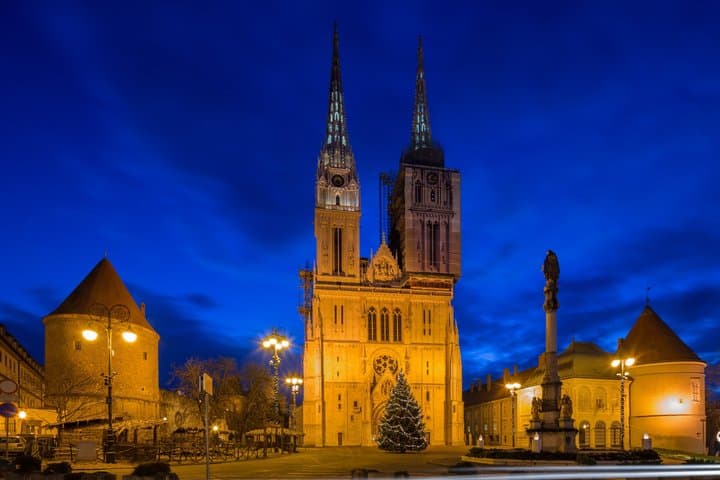 Zagreb Private Night Tour City Lights and Panoramic Views from Airbnb Playa Turquesa Ocean Club photo 4