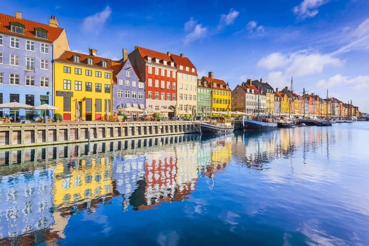 Tour privado por la ciudad de Copenhague Nyhavn y palacios y lugares emblemáticos