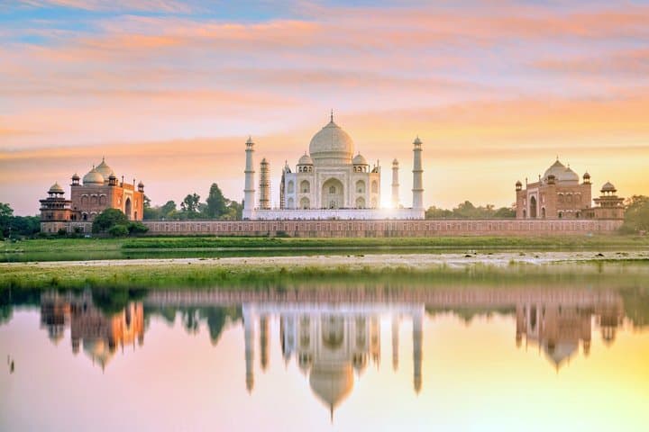 Private Transfers to Taj Mahal and Agra Fort from Airbnb Playa Turquesa Ocean Club