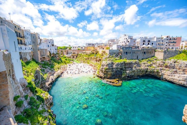Tour privado desde Bari en Alberobello y Polignano a Mare desde Airbnb Playa Turquesa Ocean Club foto 2
