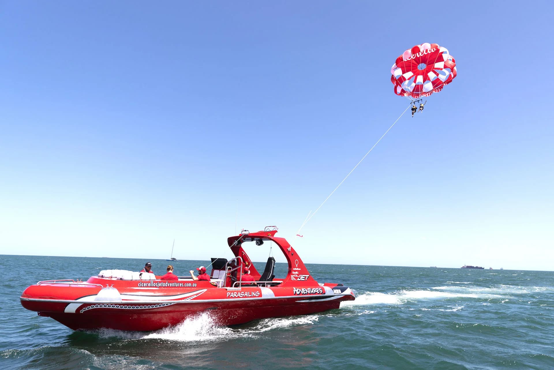 Aventura en Parasailing en Punta Cana: Mejor temporada y horarios recomendados