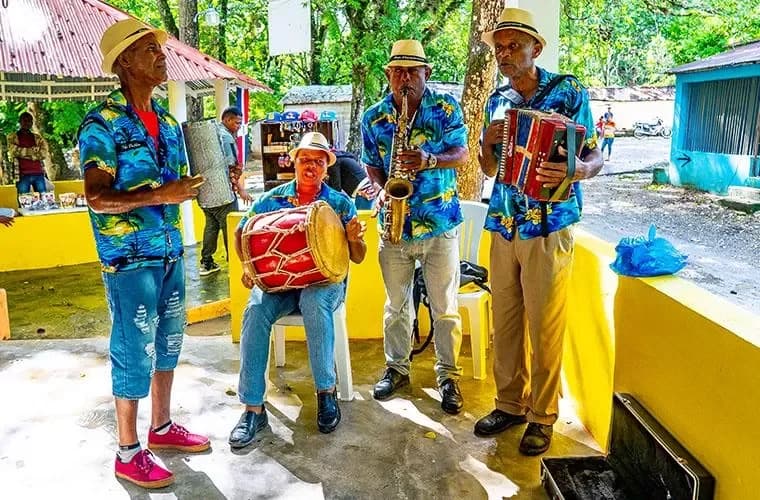 Monkeyland + Damajagua Waterfalls + Buggies Puerto Plata imagen 4