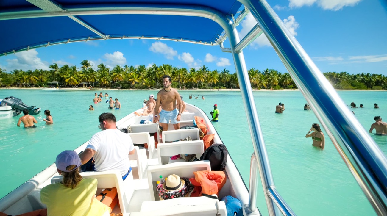 Saona Island, Catuano and Natural Pool Tour in Bayahibe and La Romana