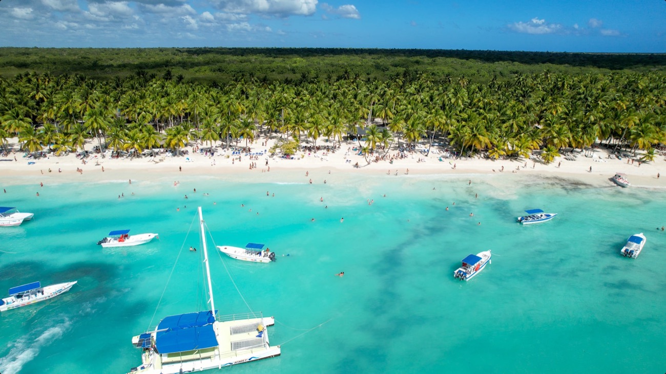 Saona Island: Full-day Catamaran Tour - Small Group in Bayahibe and La Romana