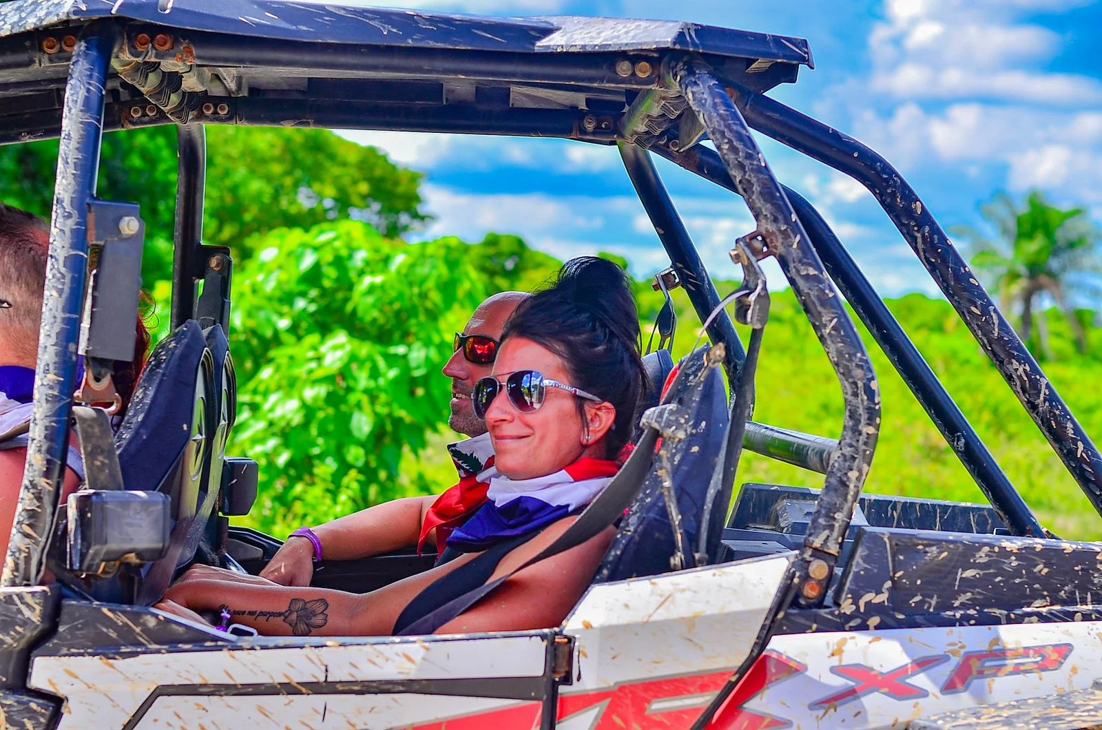 Aventura en buggy por Punta Cana con cueva y campo